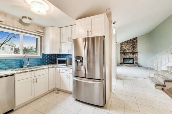 3918 N Galesburg AVE, Arlington Heights, IL 60004