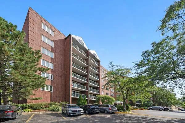 8540 W Foster AVE #605, Norridge, IL 60706