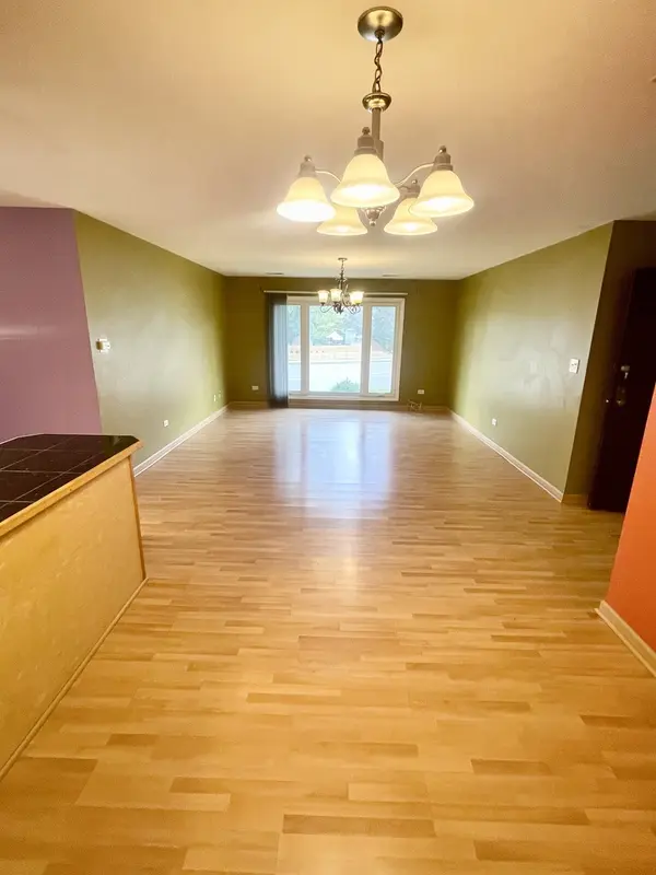 1306 S New Wilke RD #2B, Arlington Heights, IL 60005