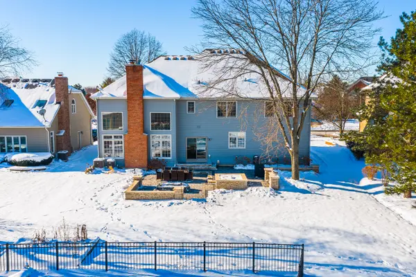 2652 Charlestowne LN, Naperville, IL 60564