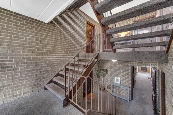 124 E Bailey RD #E, Naperville, IL 60565
