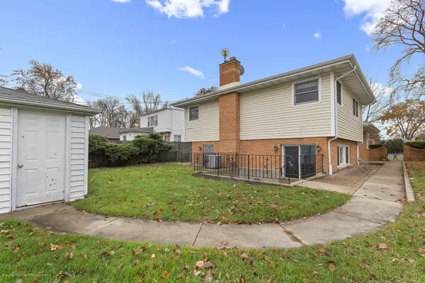 8311 N Olcott AVE, Niles, IL 60714