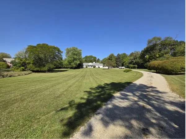 232 Donlea RD, Barrington Hills, IL 60010