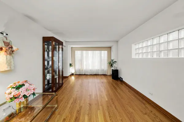 3915 W 64th PL, Chicago, IL 60629