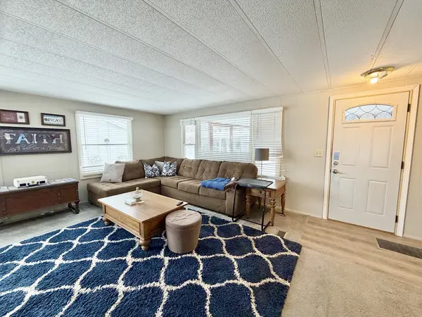 114 Melbrooke DR, Elgin, IL 60123