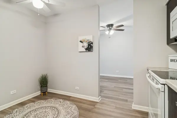 1605 E Central RD #111B, Arlington Heights, IL 60005