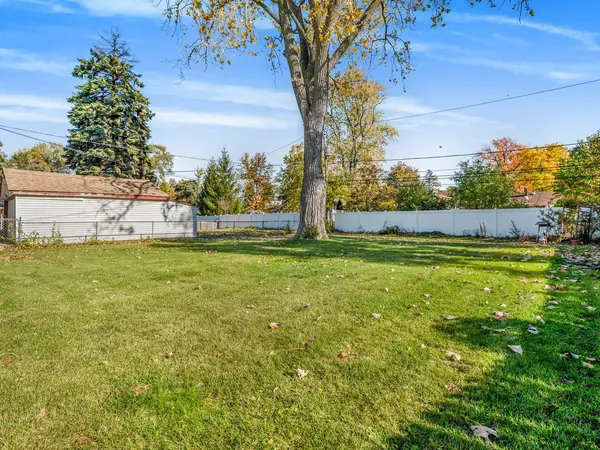 3111 Stillwell DR, Des Plaines, IL 60018