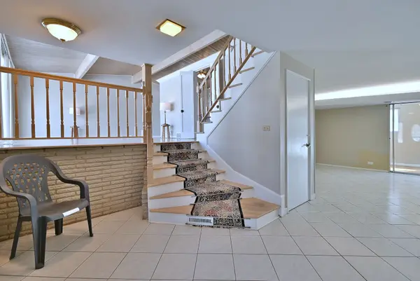 521 Michael Manor, Glenview, IL 60025