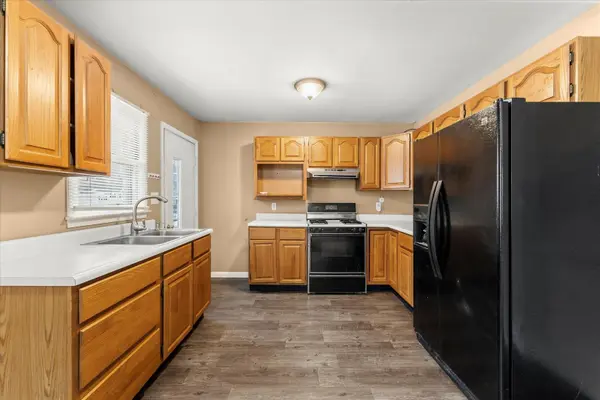 233 E Morris ST, Bement, IL 61813