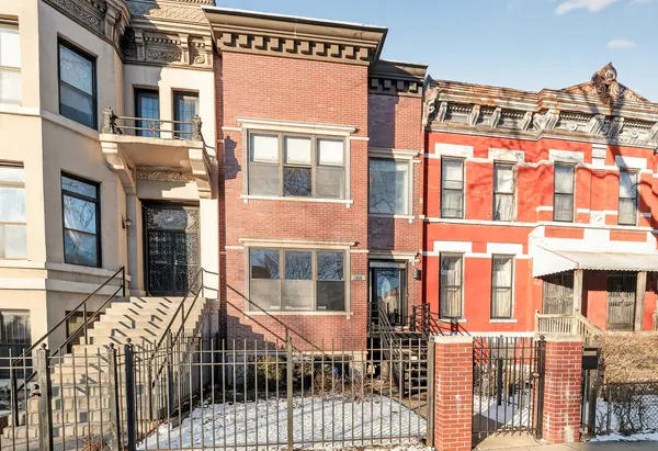 626 E Oakwood BLVD, Chicago, IL 60653