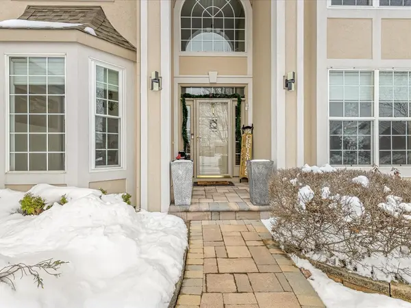 1849 Moorland LN, Crystal Lake, IL 60014