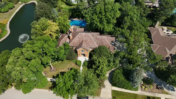 2266 Pebble Creek DR, Lisle, IL 60532