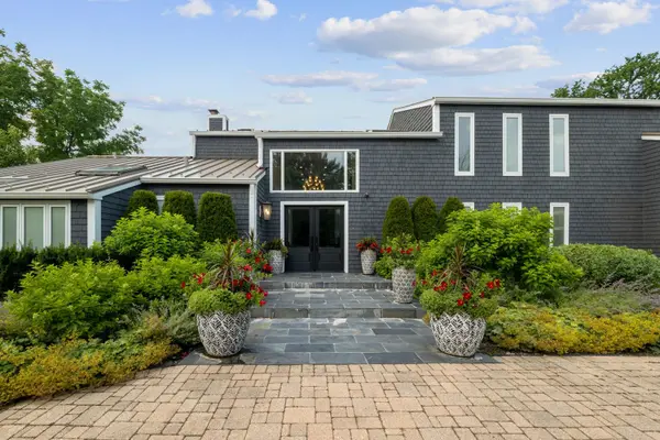 620 W Old Elm RD, Lake Forest, IL 60045