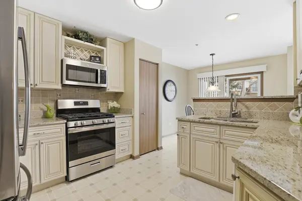 13825 S Balsam LN #D, Plainfield, IL 60544