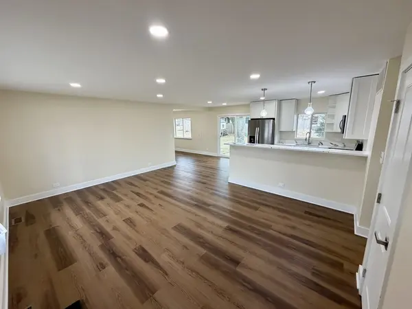54 Brantwood AVE, Elk Grove Village, IL 60007