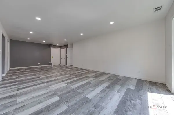 3300 N Carriageway DR #317, Arlington Heights, IL 60004