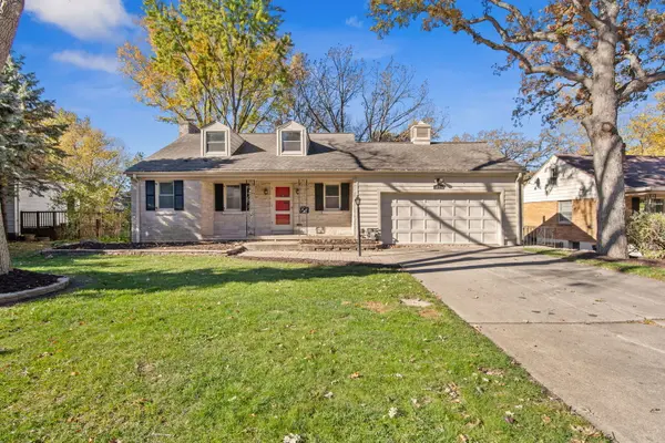 914 Brook ST, Elgin, IL 60120