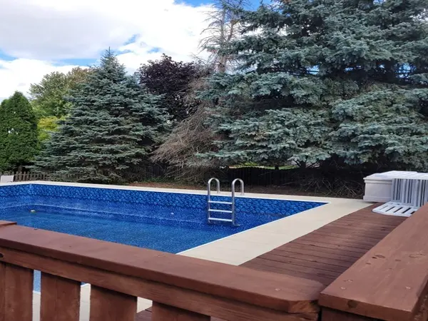 741 Regal LN, Algonquin, IL 60102