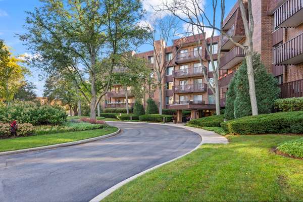 1125 Lake Cook RD #209, Northbrook, IL 60062