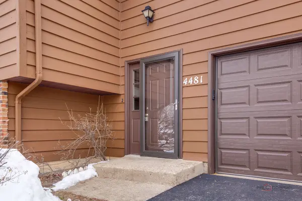 4481 Country TRL, Gurnee, IL 60031