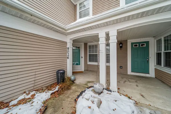 9026 HEATHWOOD CIR, Niles, IL 60714