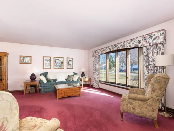 10S144 Ridge RD, Naperville, IL 60565