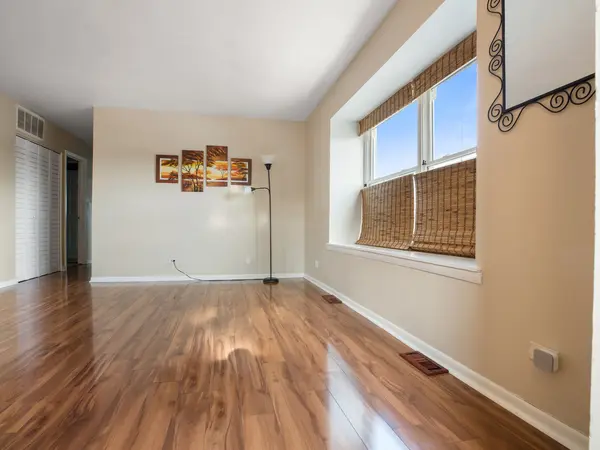 786 Pahl RD #0, Elk Grove Village, IL 60007