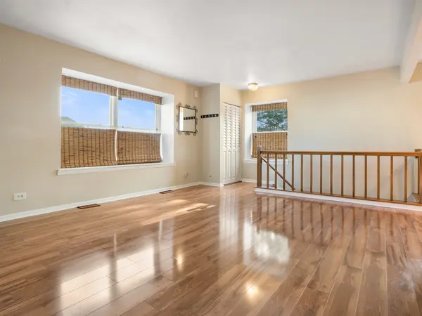 786 Pahl RD #0, Elk Grove Village, IL 60007