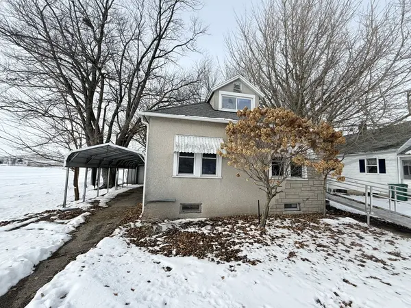313 3rd ST, Standard, IL 61363