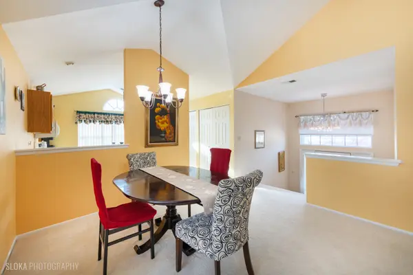 347 Ashford CIR #3, Bartlett, IL 60103