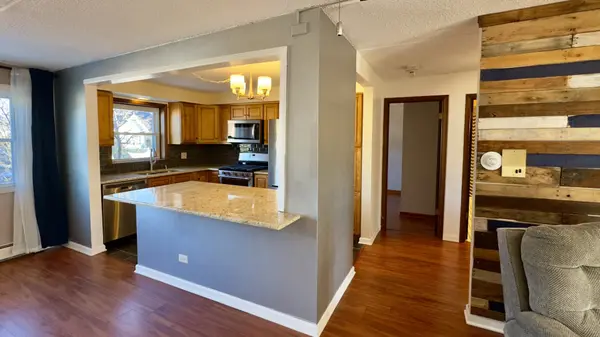 999 S Euclid AVE #3S, Elmhurst, IL 60126