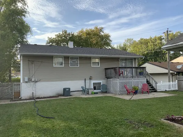 665 Thornwood DR, Buffalo Grove, IL 60089