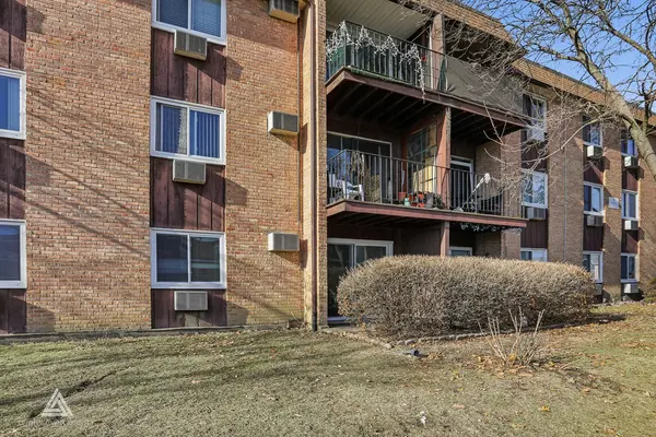 1180 Meadow LN #108, Hoffman Estates, IL 60169