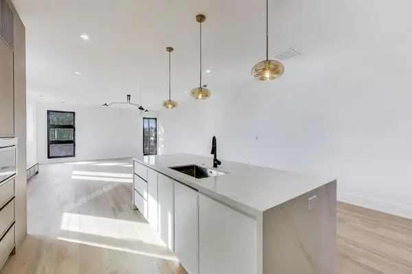 2307 W Foster AVE #2, Chicago, IL 60625
