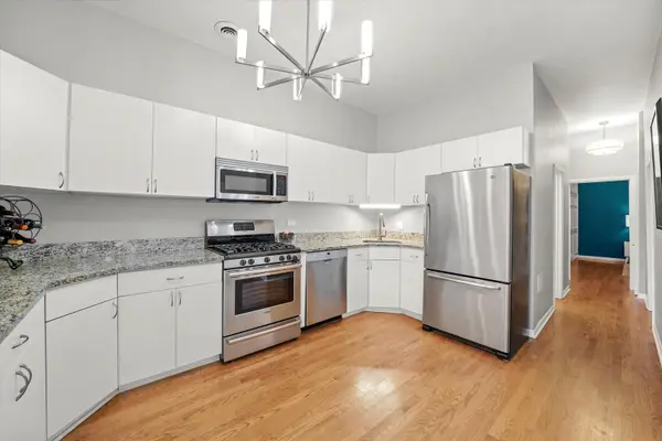 1339 W BARRY AVE #2, Chicago, IL 60657