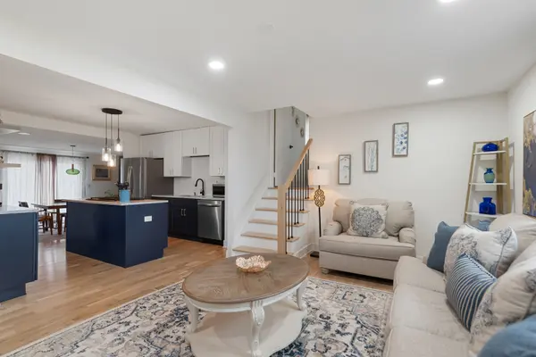 128 S Villa AVE, Addison, IL 60101