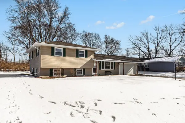 24031 S Cardinal DR, Channahon, IL 60410