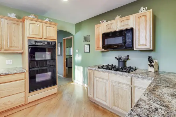 4116 E Lake Shore DR, Wonder Lake, IL 60097