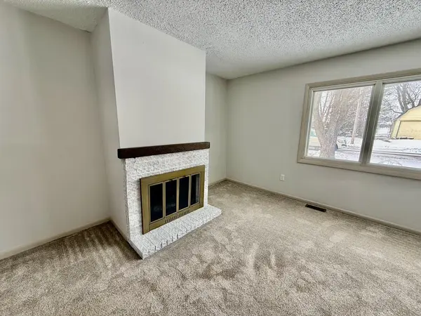 281 E Sprague ST, Bement, IL 61813