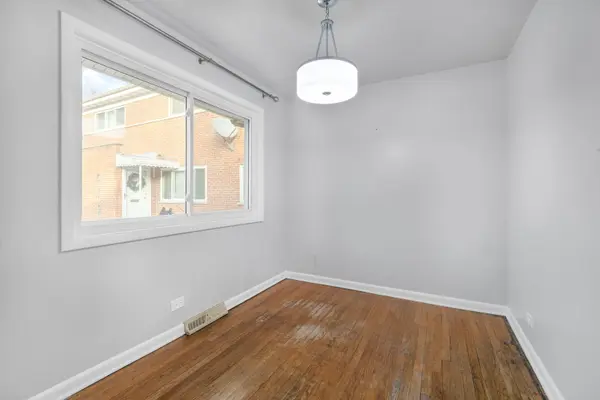 215 dodge AVE #C, Evanston, IL 60202