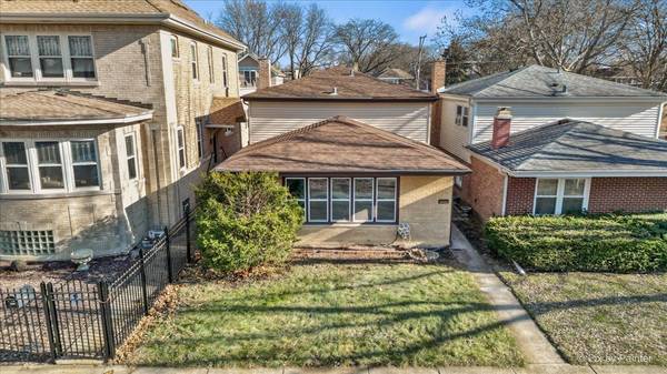 5005 N Avers AVE, Chicago, IL 60625