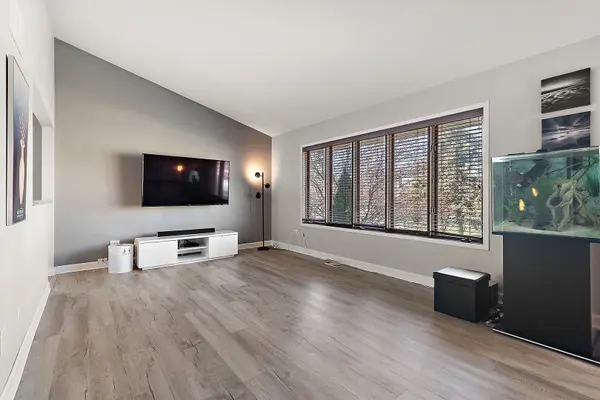 17565 Windsor Pkwy, Tinley Park, IL 60487
