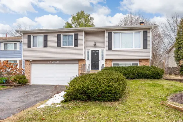 24W631 Springdale DR, Naperville, IL 60540