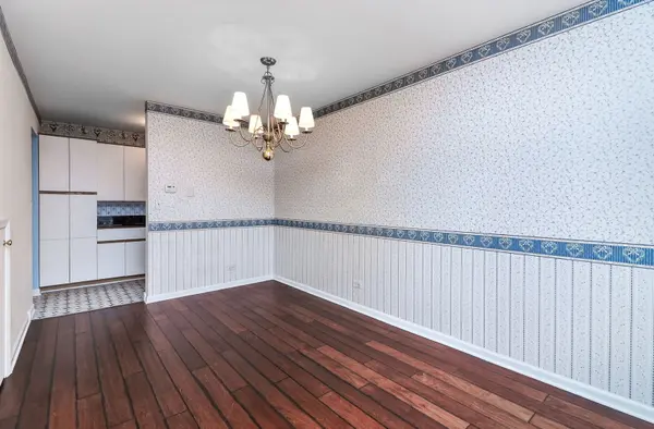 907 Curtiss ST #407, Downers Grove, IL 60515