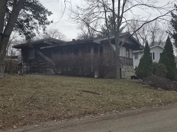 2 Walton PL, Normal, IL 61761