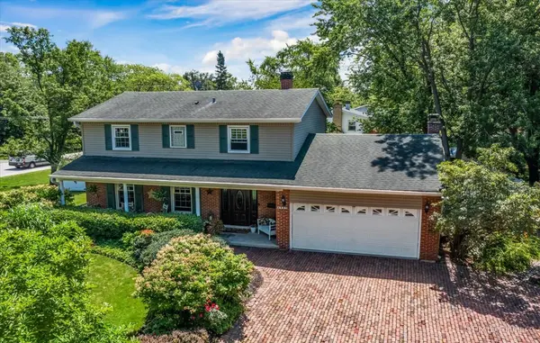 401 69th ST, Darien, IL 60561