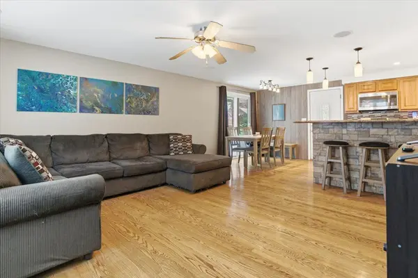 4 N lake AVE, Third Lake, IL 60030