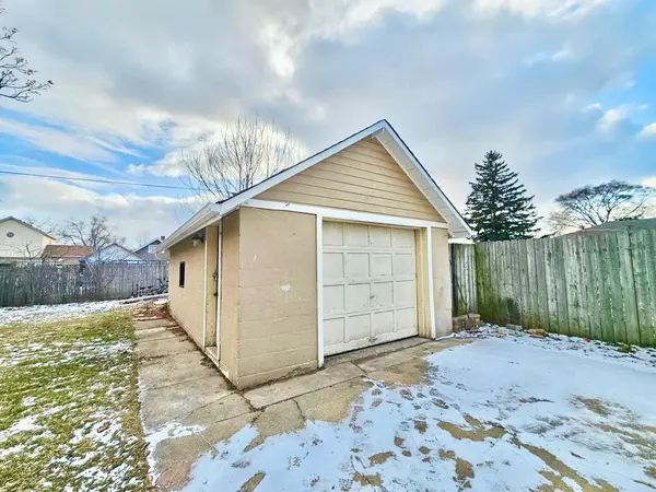 747 Delius ST, Aurora, IL 60505