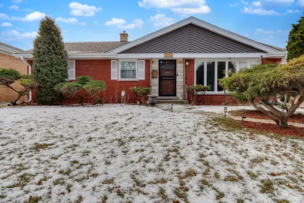 7513 W Ainslie ST, Harwood Heights, IL 60706