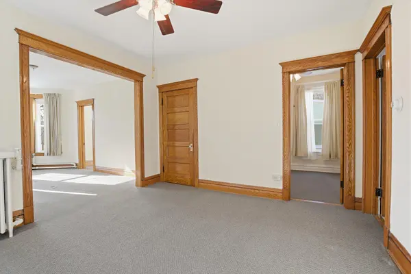 1736 W Farragut AVE, Chicago, IL 60640